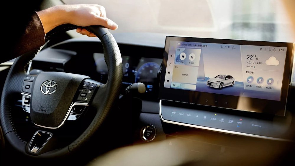 Вийшла бюджетна версія Toyota Camry 2025 року - фото 1